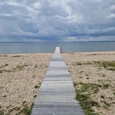 度假居 6 Person In *