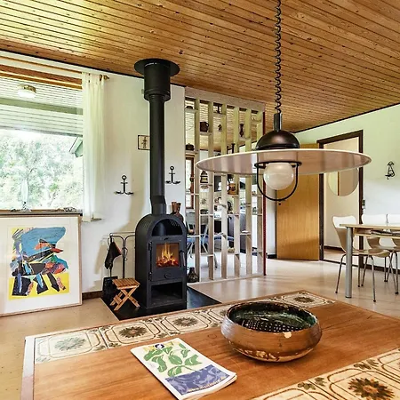 度假居 6 Person In *